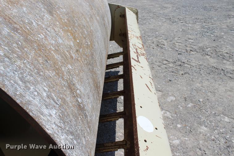 image for item DE3837 2005 Ingersoll Rand SD105DX-TF single drum roller