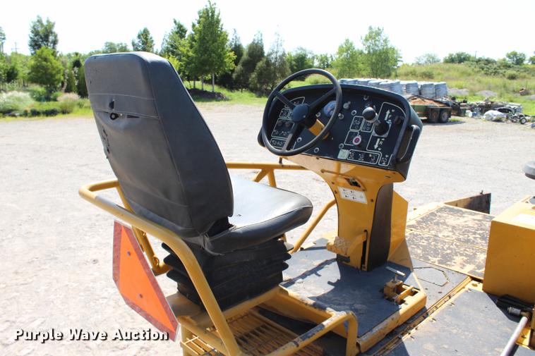 image for item DE3838 2010 Caterpillar AP1055D paver