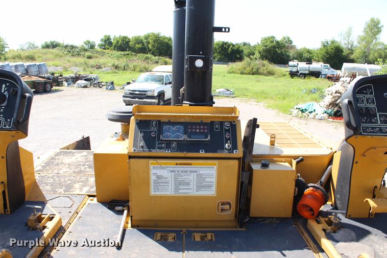 image for item DE3838 2010 Caterpillar AP1055D paver