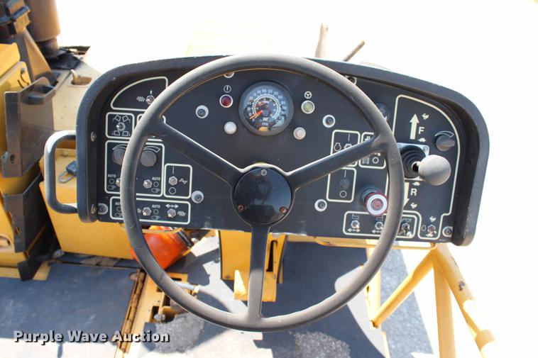 image for item DE3838 2010 Caterpillar AP1055D paver