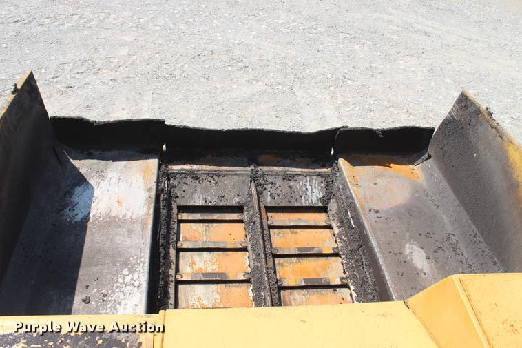 image for item DE3838 2010 Caterpillar AP1055D paver