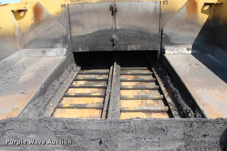 image for item DE3838 2010 Caterpillar AP1055D paver