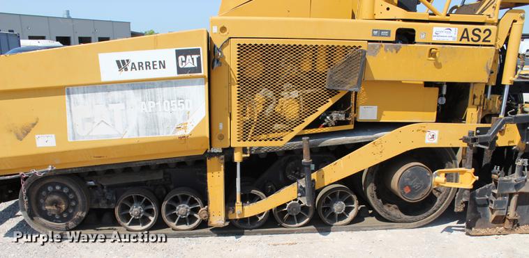 image for item DE3838 2010 Caterpillar AP1055D paver