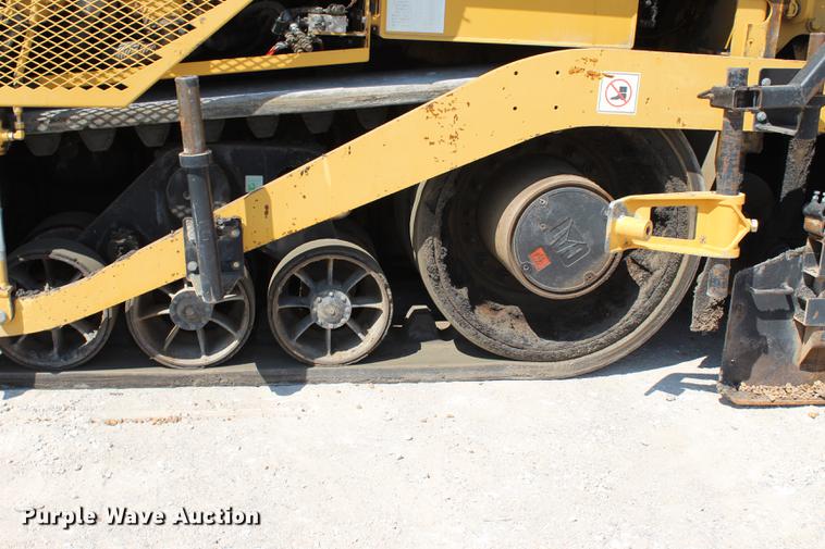 image for item DE3838 2010 Caterpillar AP1055D paver