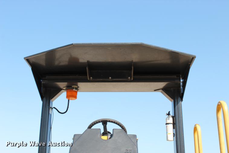 image for item DE3839 2010 Caterpillar PS150C pneumatic roller