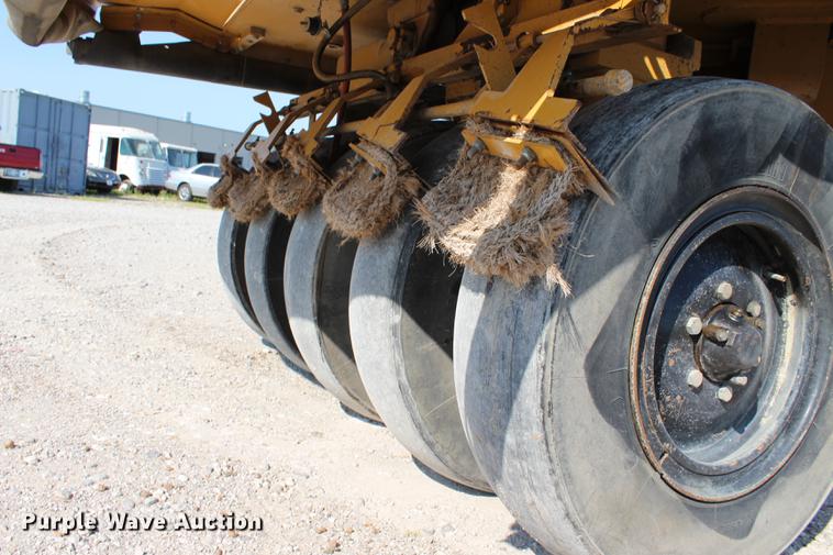 image for item DE3839 2010 Caterpillar PS150C pneumatic roller