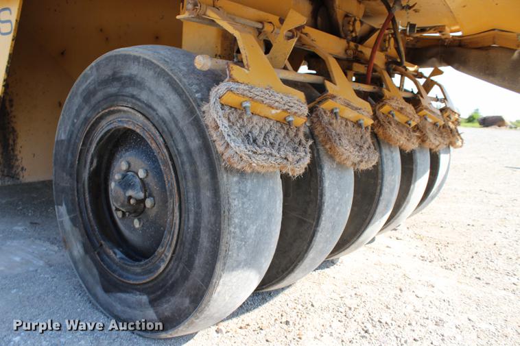 image for item DE3839 2010 Caterpillar PS150C pneumatic roller