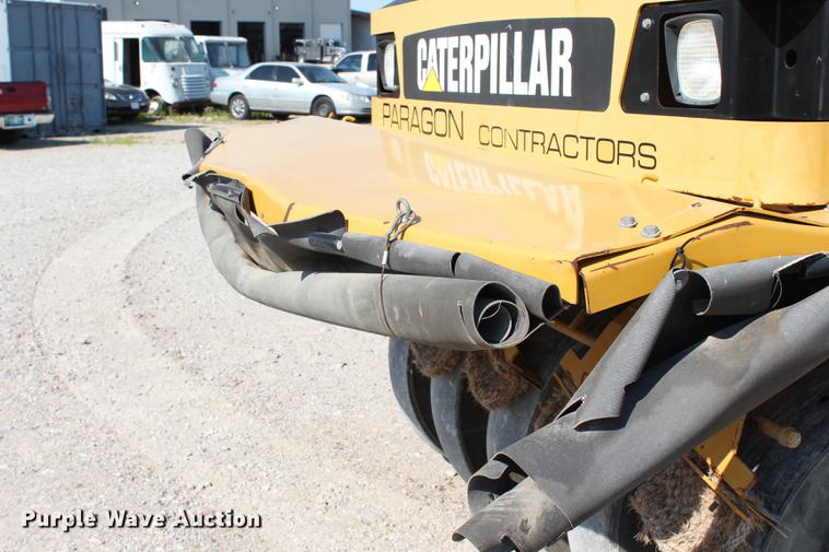 image for item DE3839 2010 Caterpillar PS150C pneumatic roller