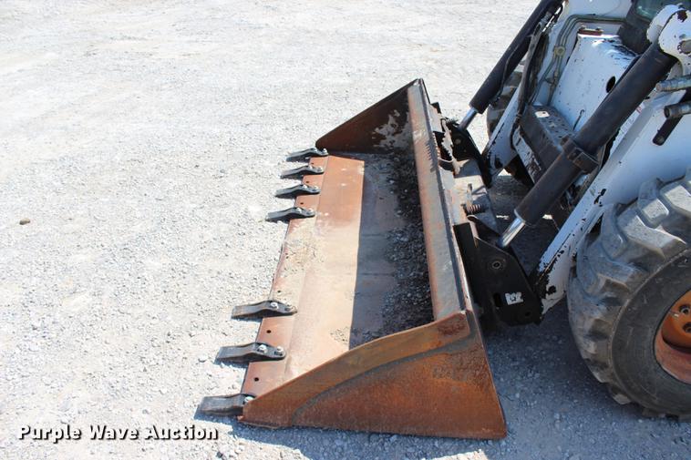 image for item DE3840 1999 Bobcat 873 skid steer