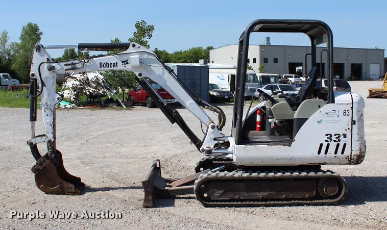 image for item DE3841 2002 Bobcat 331D mini excavator