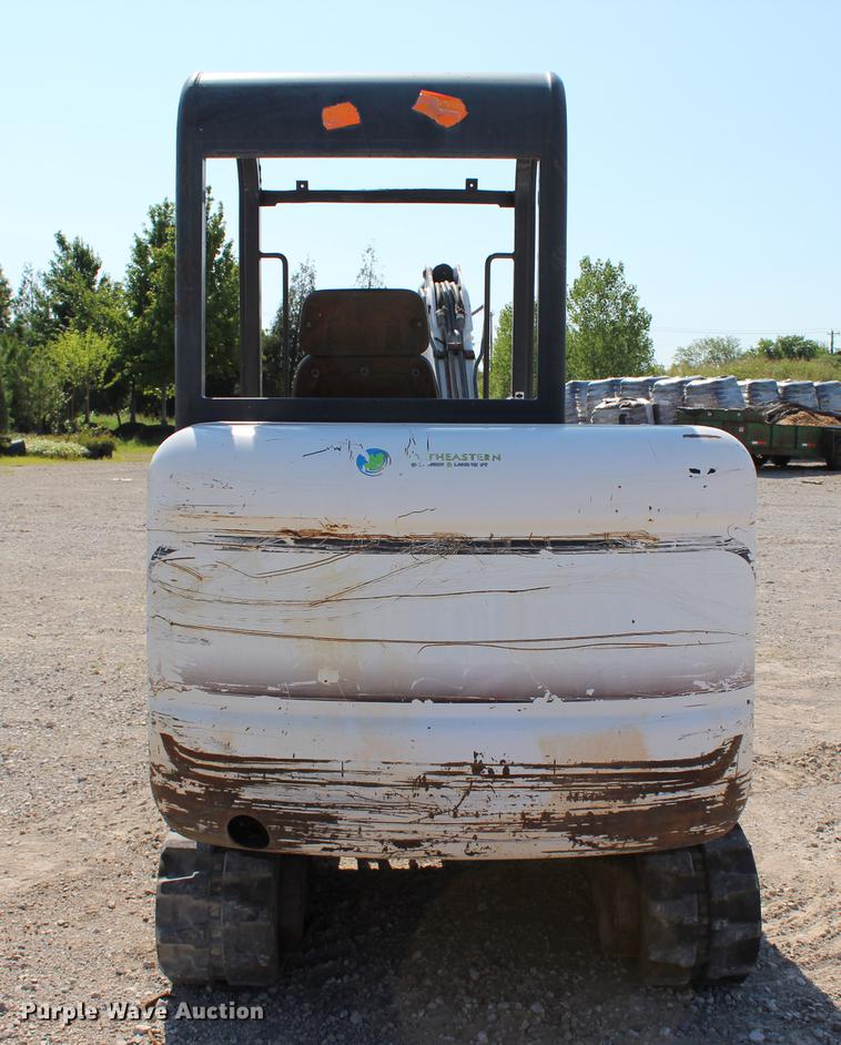 image for item DE3841 2002 Bobcat 331D mini excavator