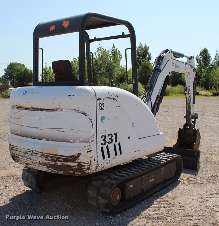 image for item DE3841 2002 Bobcat 331D mini excavator