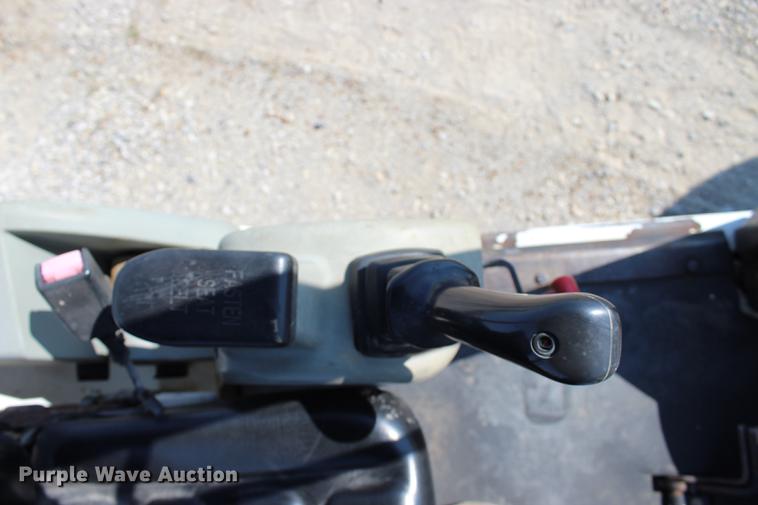 image for item DE3841 2002 Bobcat 331D mini excavator