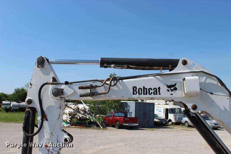 image for item DE3841 2002 Bobcat 331D mini excavator