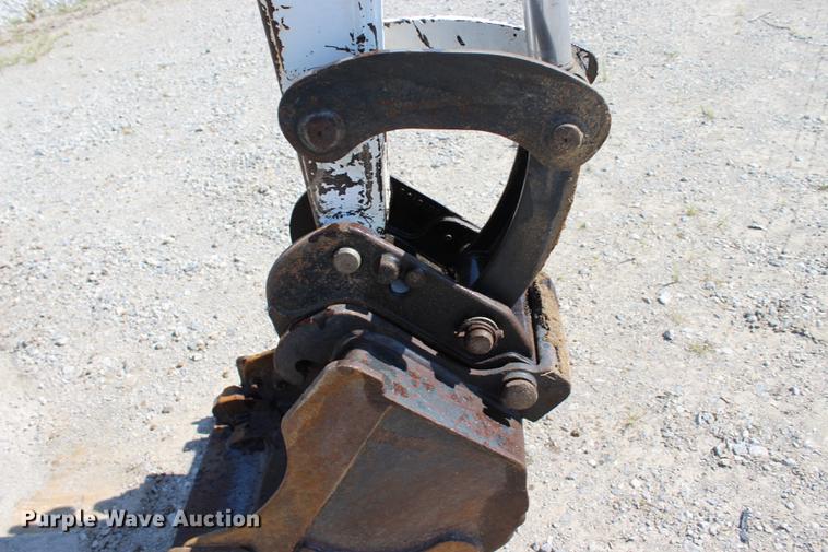 image for item DE3841 2002 Bobcat 331D mini excavator