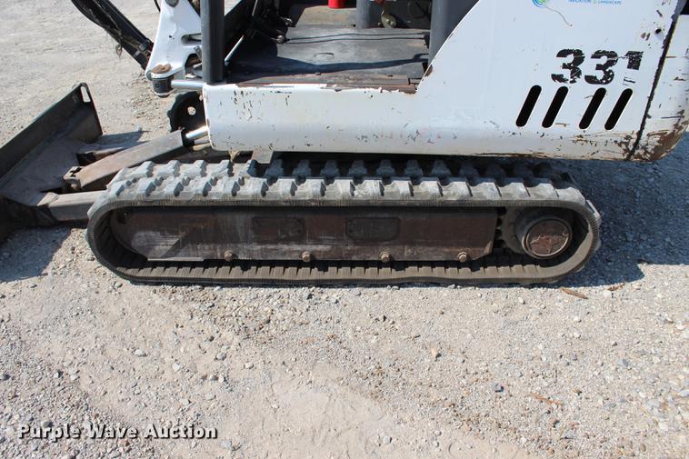 image for item DE3841 2002 Bobcat 331D mini excavator