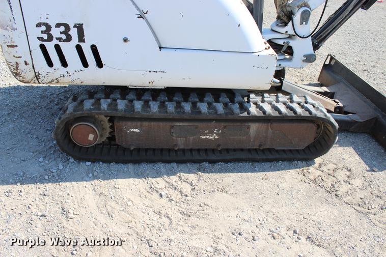 image for item DE3841 2002 Bobcat 331D mini excavator
