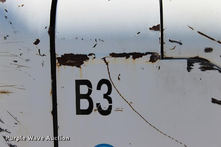 image for item DE3841 2002 Bobcat 331D mini excavator