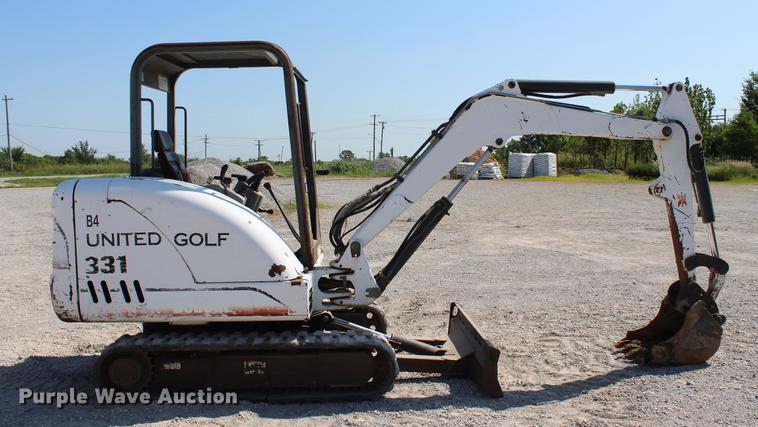 image for item DE3842 2001 Bobcat 331D mini excavator