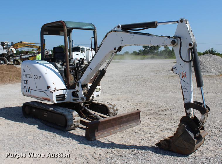 image for item DE3842 2001 Bobcat 331D mini excavator