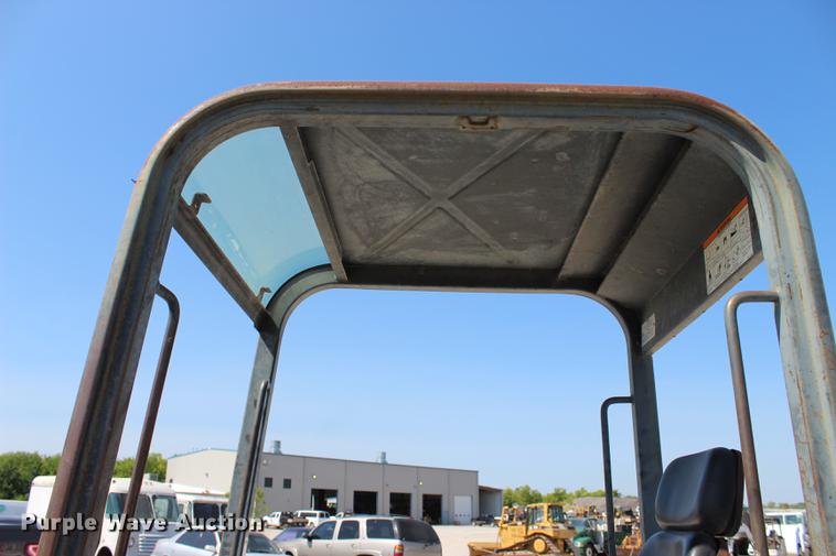 image for item DE3842 2001 Bobcat 331D mini excavator