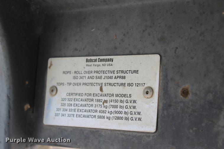 image for item DE3842 2001 Bobcat 331D mini excavator
