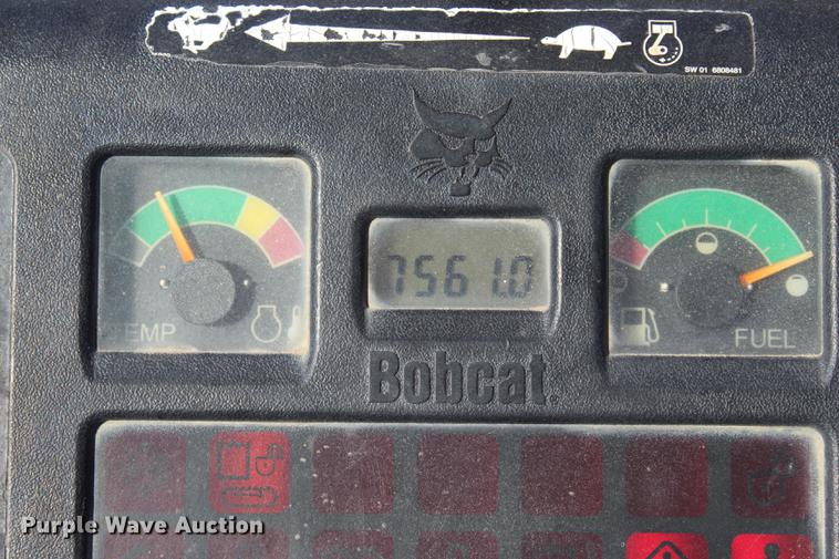 image for item DE3842 2001 Bobcat 331D mini excavator