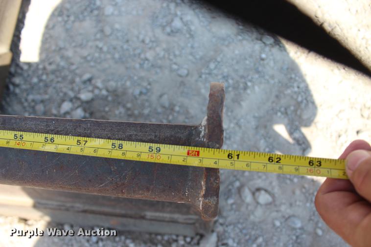 image for item DE3842 2001 Bobcat 331D mini excavator