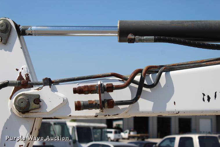 image for item DE3842 2001 Bobcat 331D mini excavator