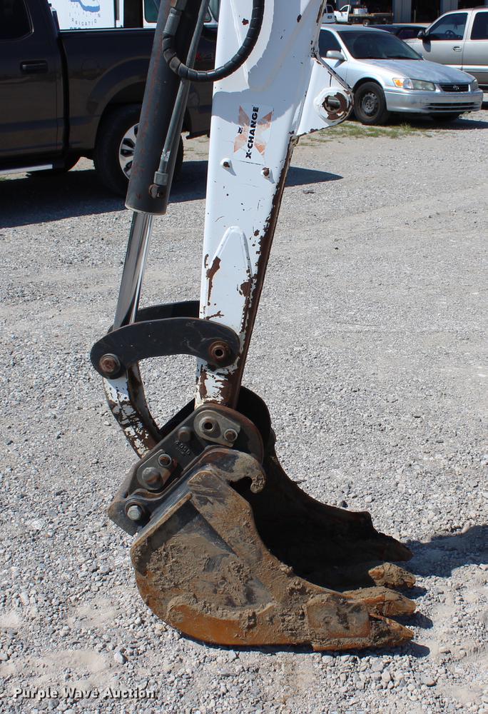 image for item DE3842 2001 Bobcat 331D mini excavator