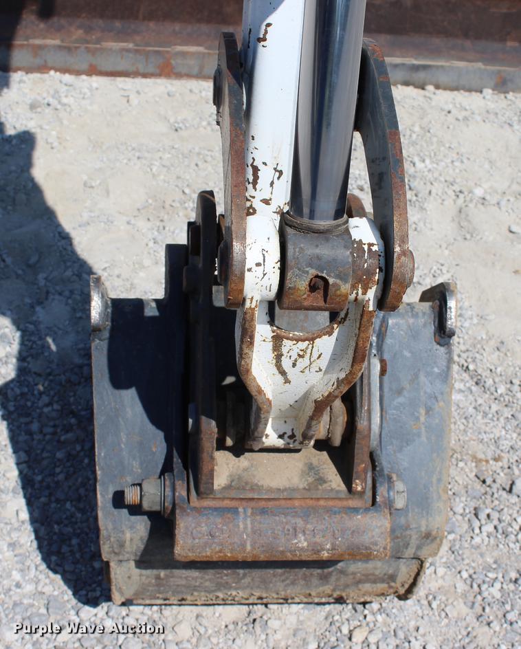 image for item DE3842 2001 Bobcat 331D mini excavator