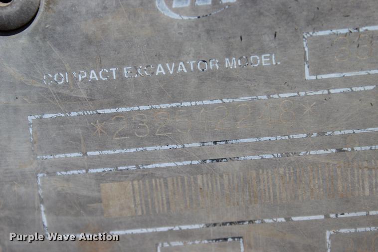 image for item DE3842 2001 Bobcat 331D mini excavator