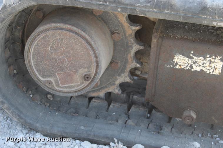 image for item DE3842 2001 Bobcat 331D mini excavator