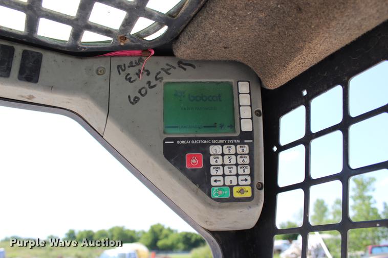 image for item DE3844 2002 Bobcat S250 skid steer