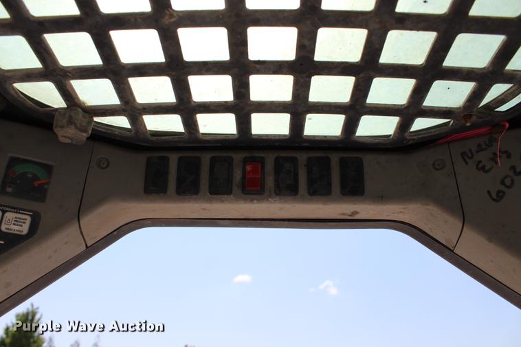 image for item DE3844 2002 Bobcat S250 skid steer