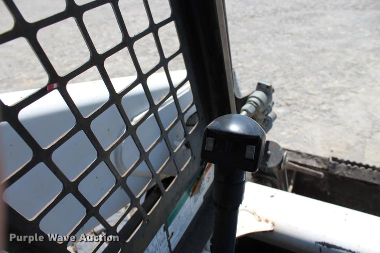 image for item DE3844 2002 Bobcat S250 skid steer