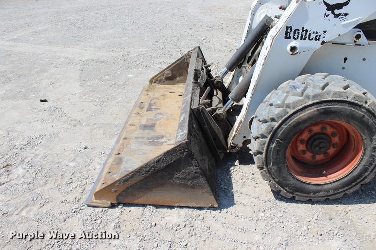 image for item DE3844 2002 Bobcat S250 skid steer