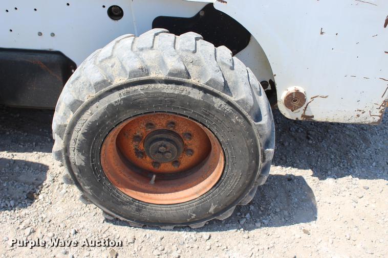 image for item DE3844 2002 Bobcat S250 skid steer