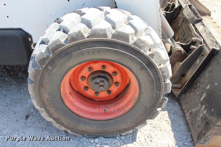 image for item DE3844 2002 Bobcat S250 skid steer