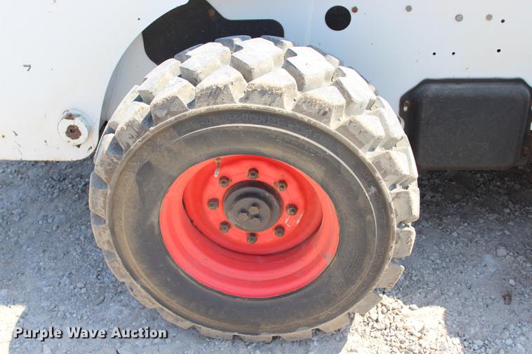 image for item DE3844 2002 Bobcat S250 skid steer
