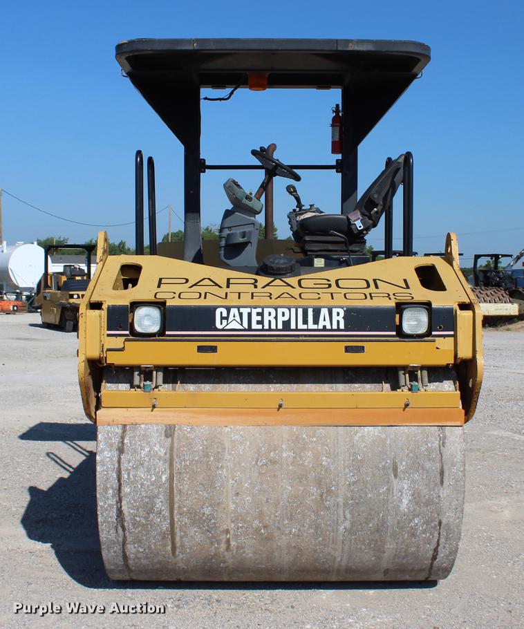 image for item DE3846 2006 Caterpillar CB-534D double drum roller