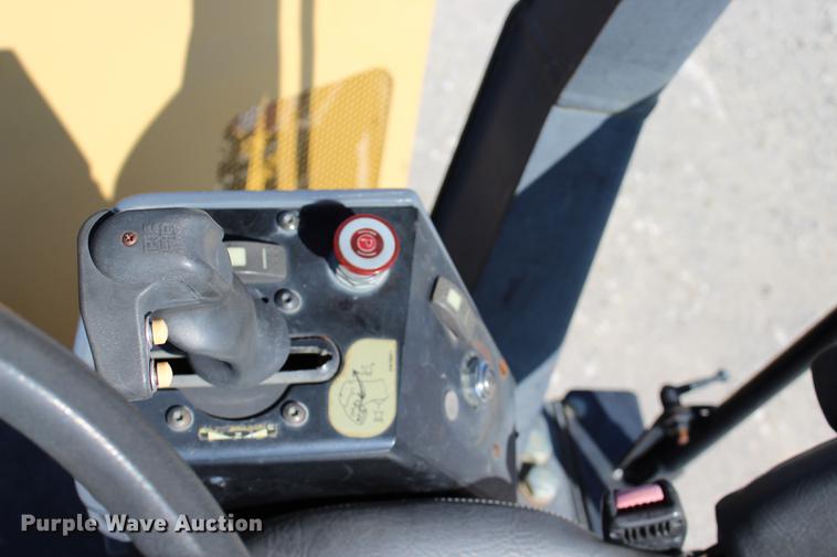 image for item DE3846 2006 Caterpillar CB-534D double drum roller