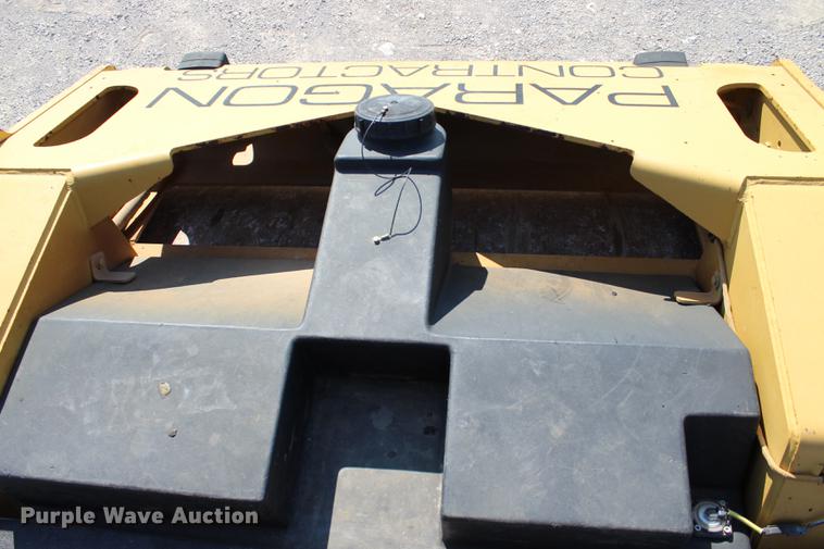 image for item DE3846 2006 Caterpillar CB-534D double drum roller