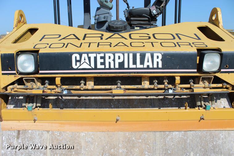 image for item DE3846 2006 Caterpillar CB-534D double drum roller