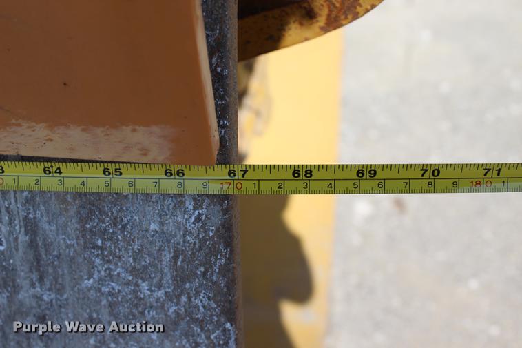 image for item DE3846 2006 Caterpillar CB-534D double drum roller