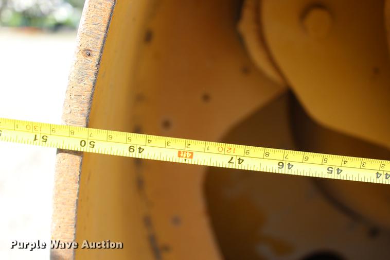 image for item DE3846 2006 Caterpillar CB-534D double drum roller