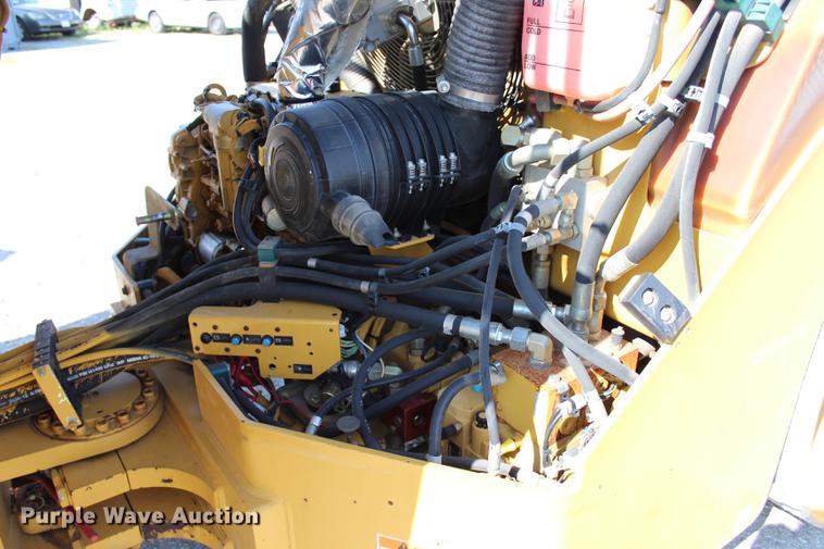 image for item DE3846 2006 Caterpillar CB-534D double drum roller