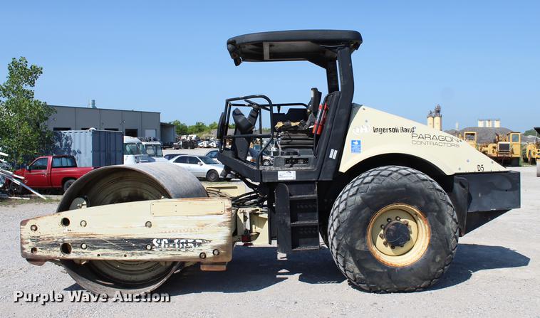 image for item DE3848 2005 Ingersoll Rand SD105DX-TF single drum roller