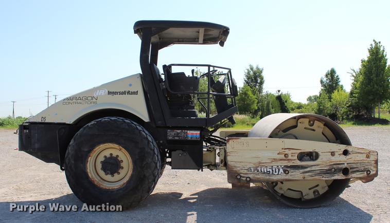 image for item DE3848 2005 Ingersoll Rand SD105DX-TF single drum roller