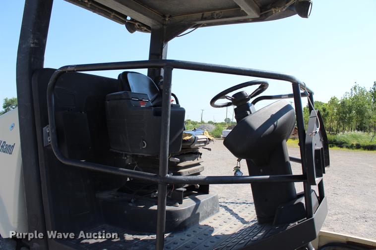 image for item DE3848 2005 Ingersoll Rand SD105DX-TF single drum roller